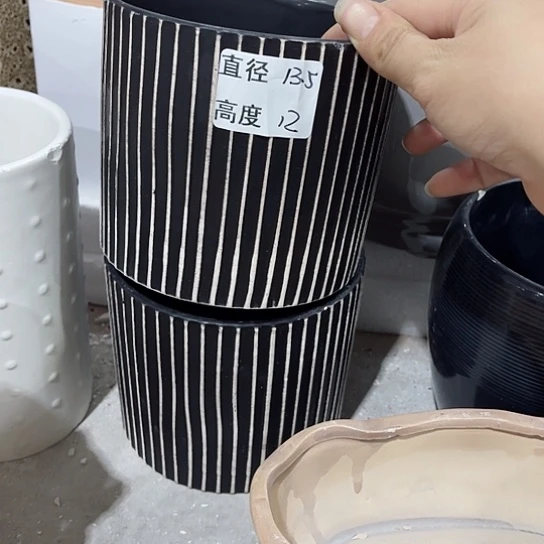 多肉绿植陶瓷花盆9.9包邮，有孔