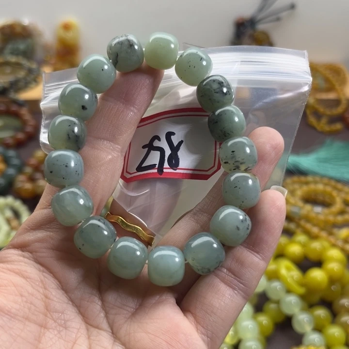 未镶嵌蛇纹石玉手链