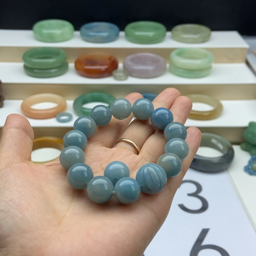 宋***姐石英质玉手镯未镶嵌