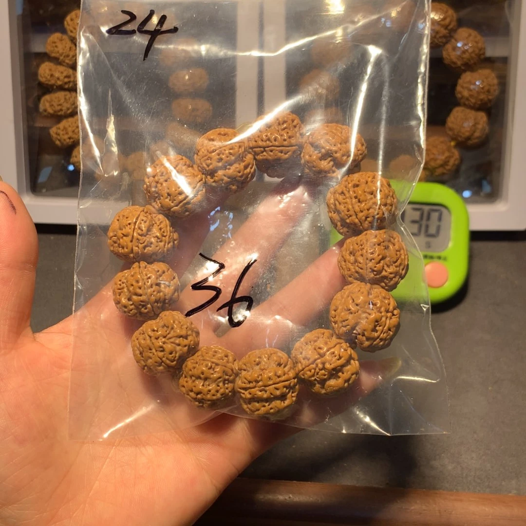 文玩核桃手串j*n24。 gkhjkkkl