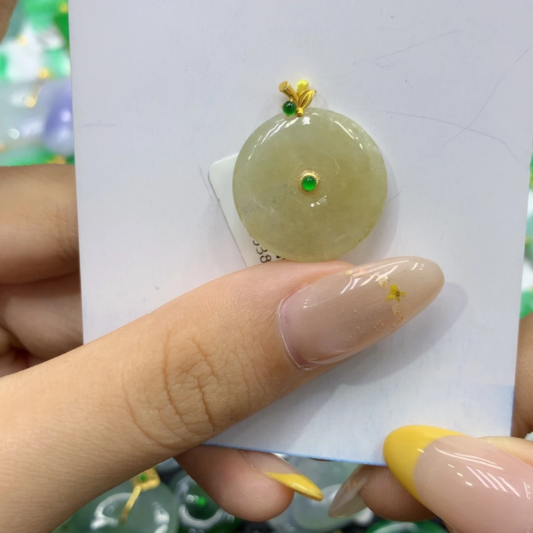颈饰18K金镶嵌翡翠