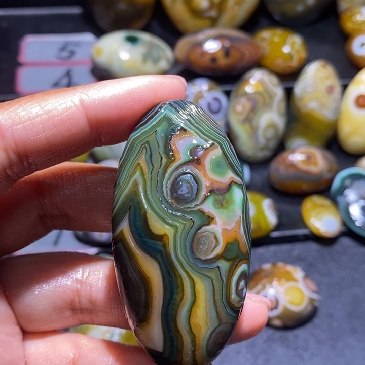 玛瑙/玉髓未镶嵌珠宝奇石50