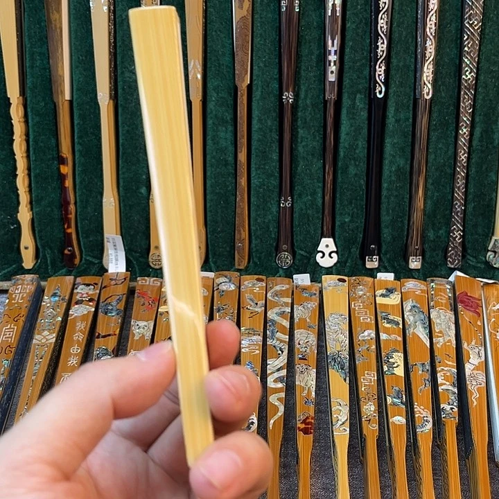 C***C扇子主播节目主持人等工作