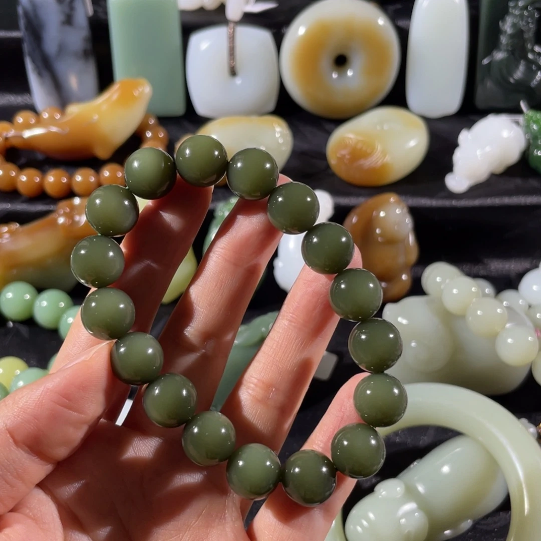 c***n和田玉未镶嵌颈饰手串