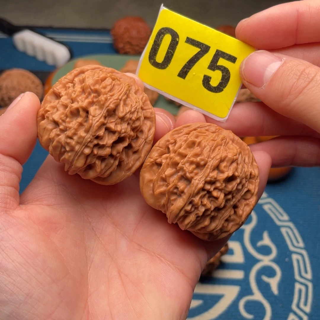 文玩核桃吊坠45山地楼075号