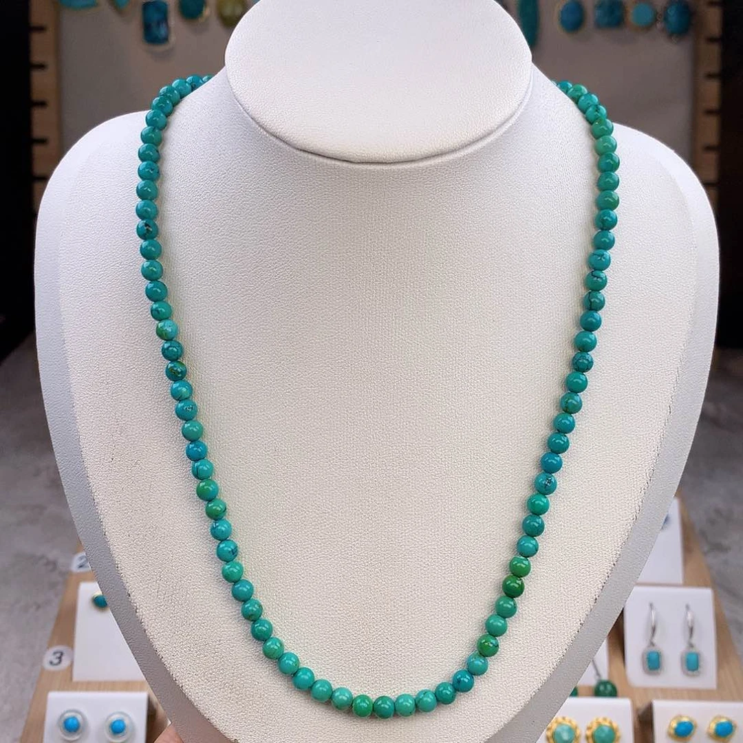 绿松石未镶嵌颈饰