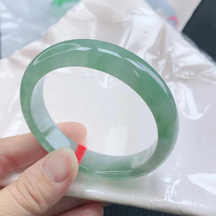 翡翠未镶嵌手镯54+冰绿翡翠手镯