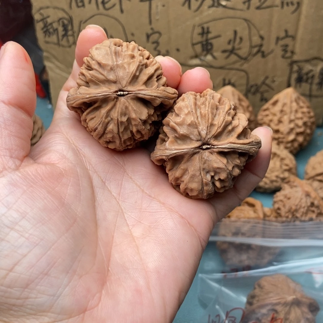 姜***塞文玩核桃吊坠凤凰台78