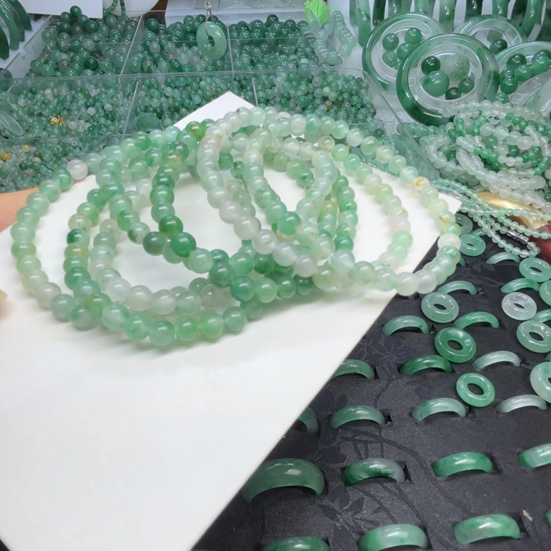 石英质玉（非洲翠）未镶嵌散珠卡5福利手串发一条
