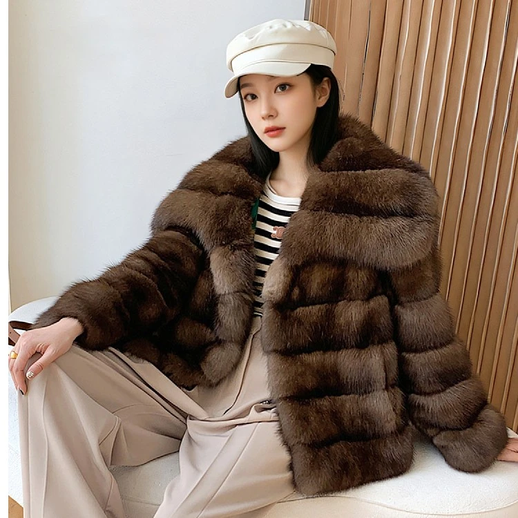 【宝貂世家】高端轻奢中长款上衣女秋冬仿皮草外套加厚保暖满天星