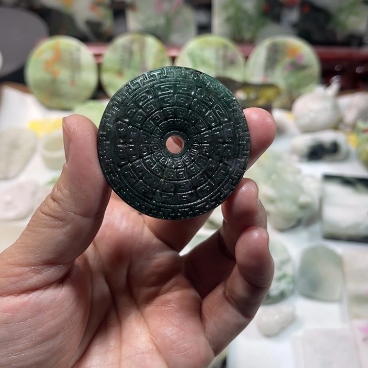 独山玉未镶嵌颈饰