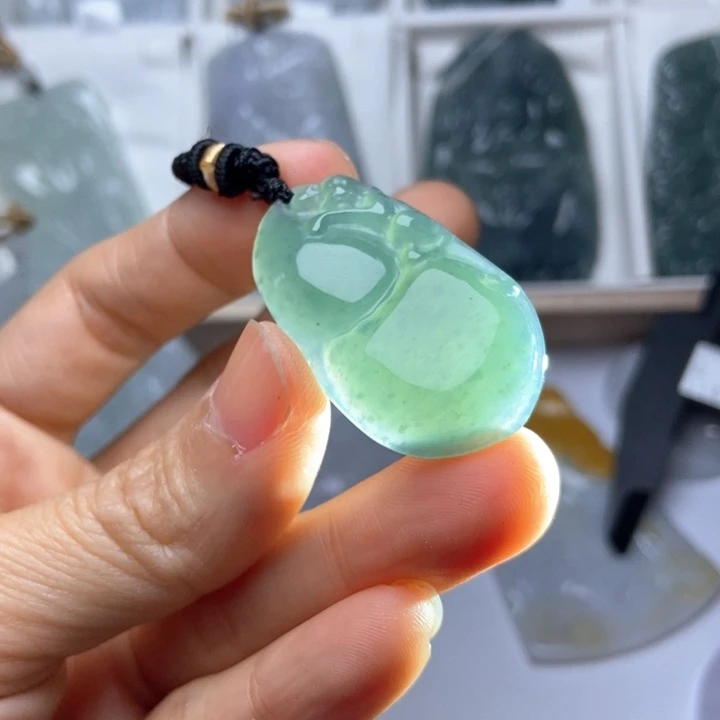 翡翠未镶嵌挂件翡翠