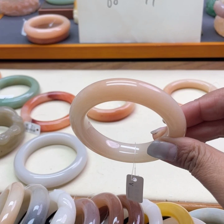 未镶嵌石英岩玉珠宝奇石十*?