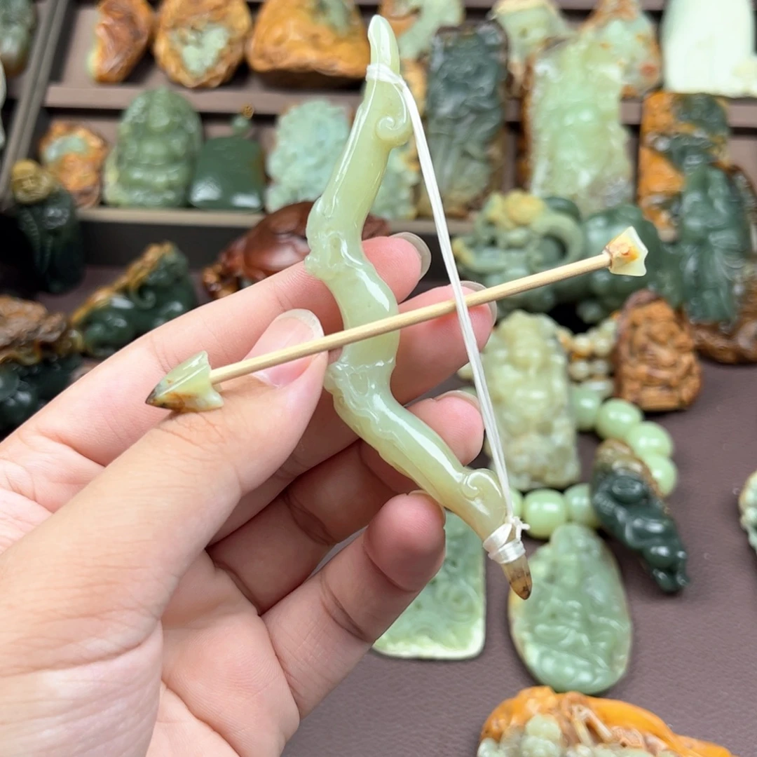 岫岩河磨玉（透闪石质玉）未镶嵌把件