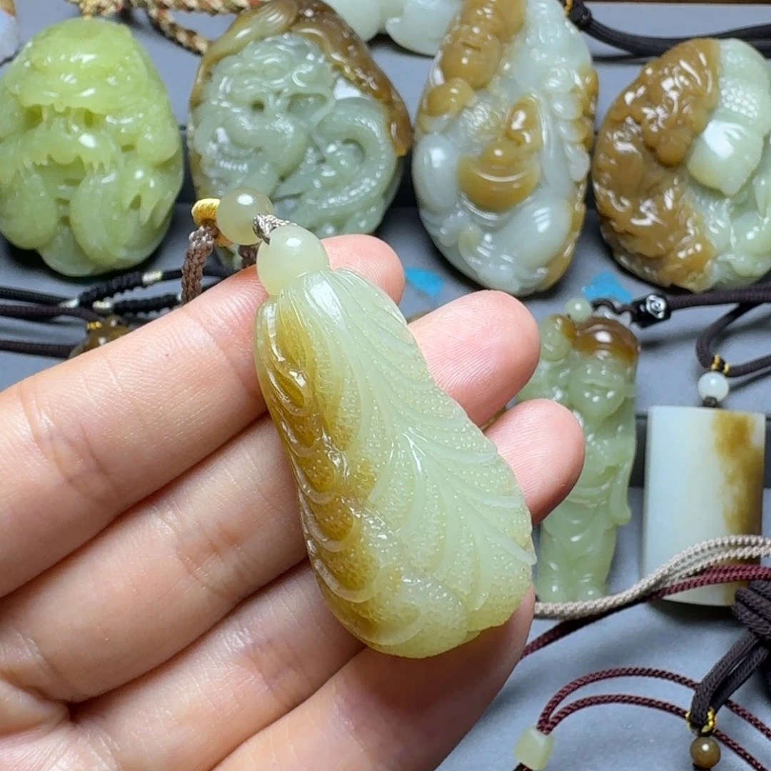 颈饰未镶嵌和田玉