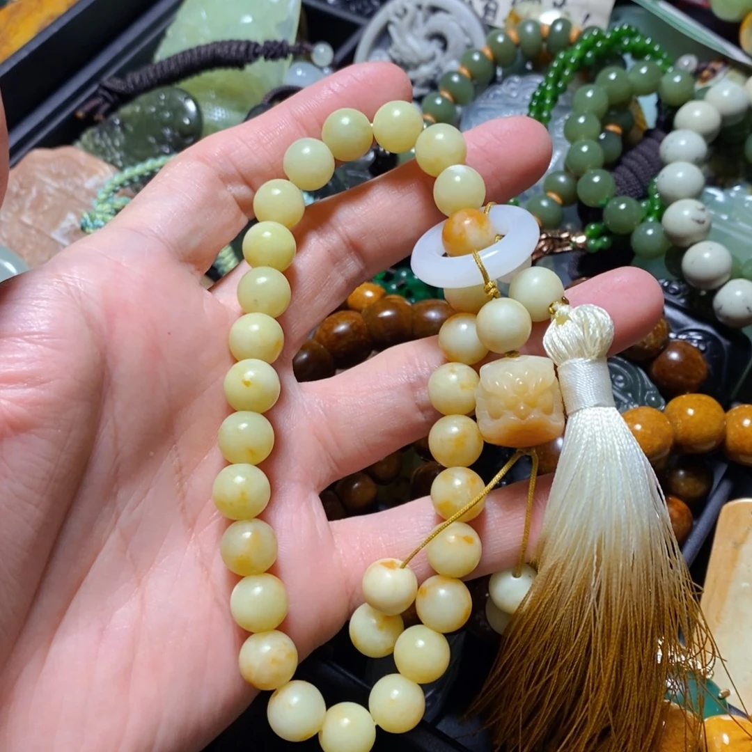 蛇纹石玉未镶嵌颈饰