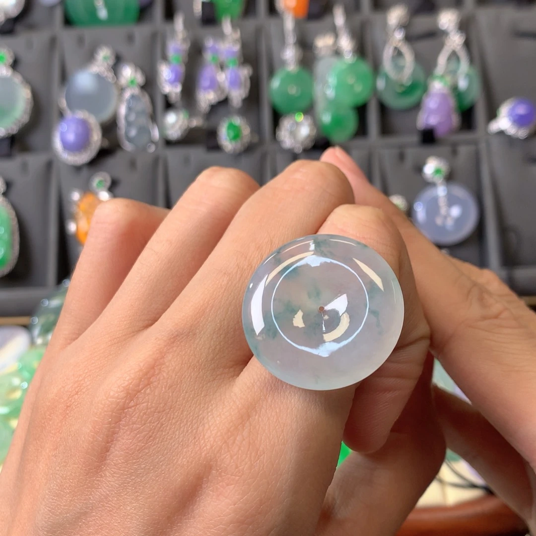 翡翠颈饰未镶嵌裸石