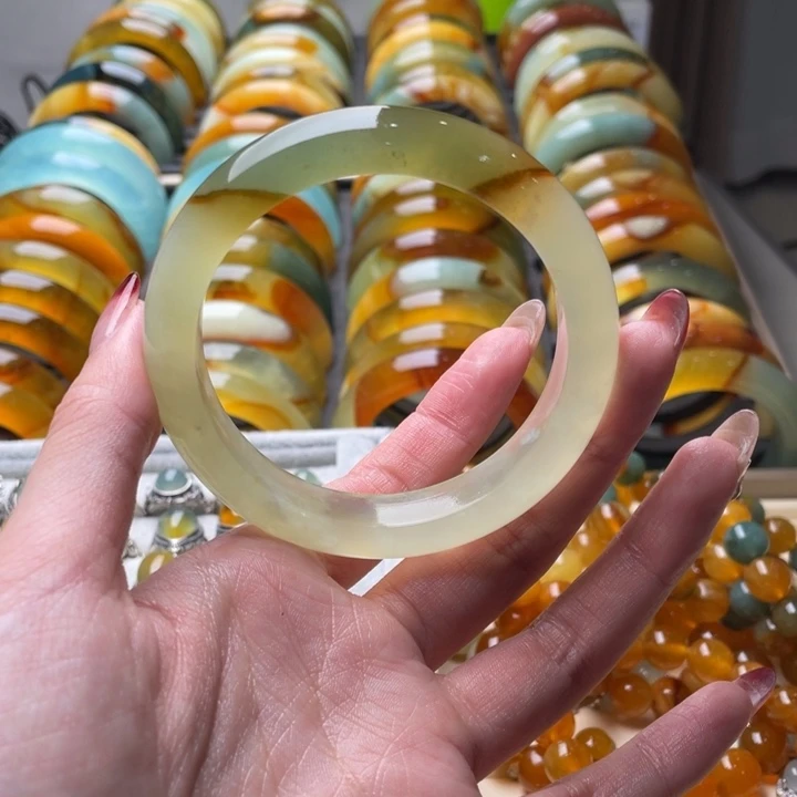 蛇纹石玉手镯未镶嵌60