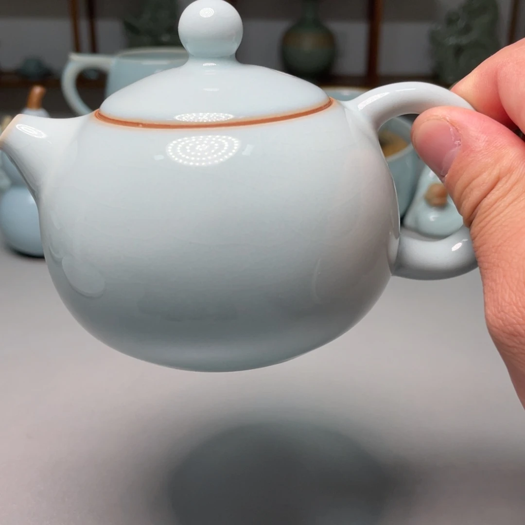 ╙***…瓷天青色瑕张君老师西施壶