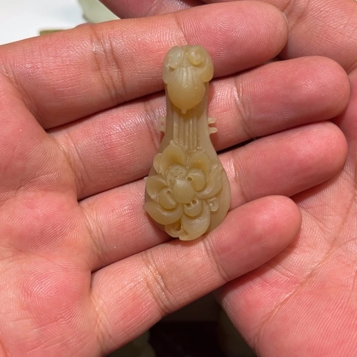 和田玉未镶嵌吊坠(不含链)