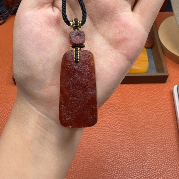 蜜蜡未镶嵌吊坠(赠链)