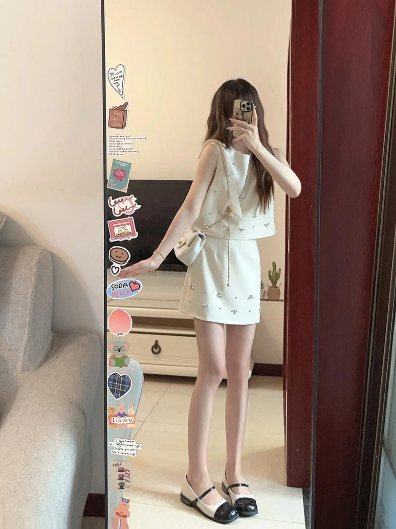 夏季新款法式气质名媛重工镶钻无袖上衣+短裙子小香风套装小个子