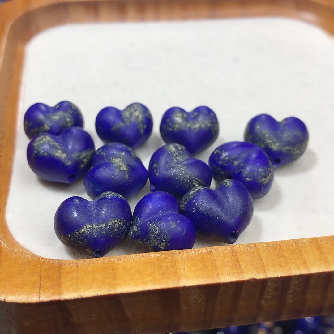 青金石未镶嵌屁桃挂件