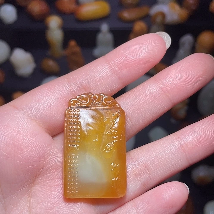 马***江和田玉未镶嵌颈饰