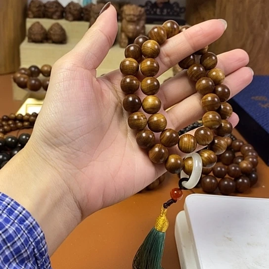 老山檀香黑肉沉水1.2手持