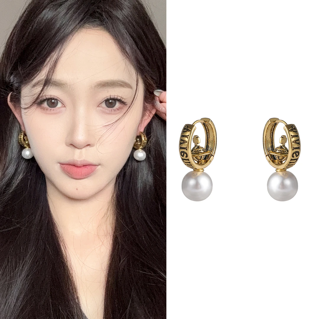 oushipei/欧诗佩 铜合金仿珍珠耳饰 复古做旧星球珍珠字母耳环女