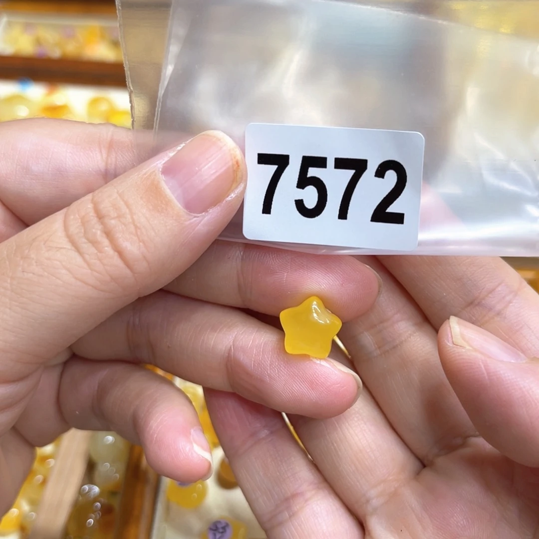 未镶嵌琥珀珠宝奇石