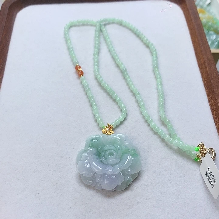 翡翠颈饰未镶嵌吊坠