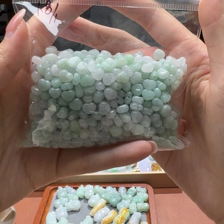 未镶嵌挂件翡翠福利10个，不包邮，拍一单邮费发货