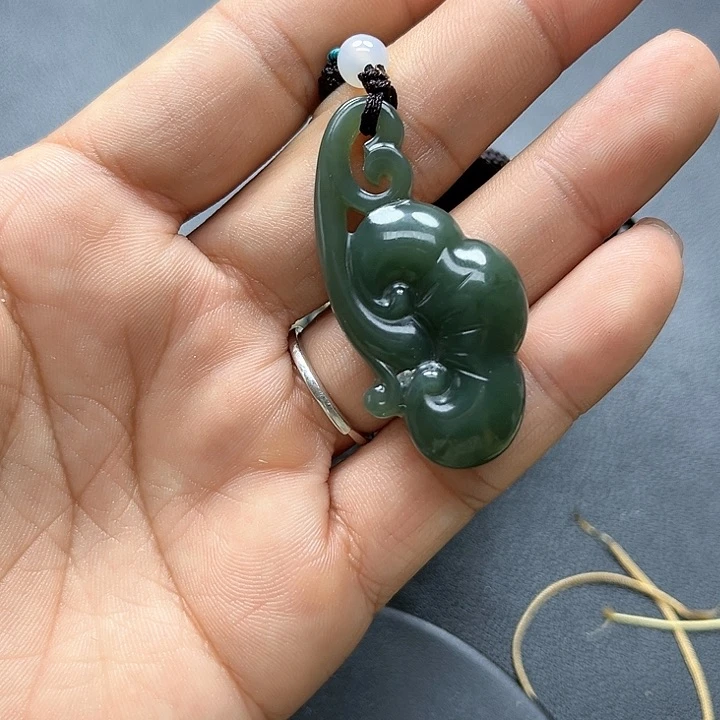 【闪购商品】颈饰未镶嵌和田玉