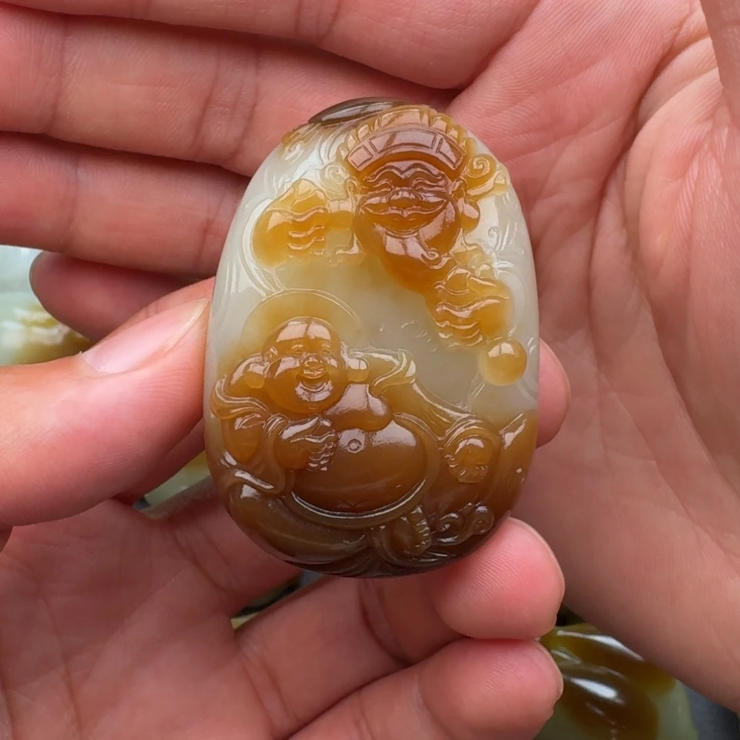 跌***使和田玉（糖玉）未镶嵌颈饰