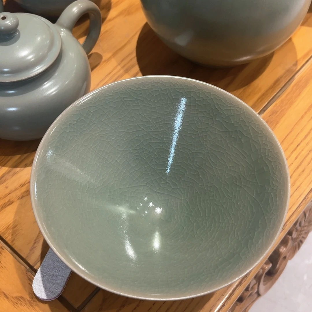 杯子仿古的风格也有不同寻常色彩效果