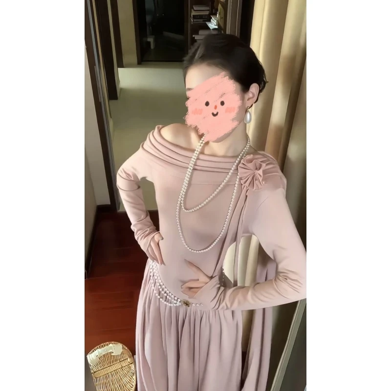 法式高级感斜肩针织长袖连衣裙子女2025新款秋冬温柔粉色内搭长裙