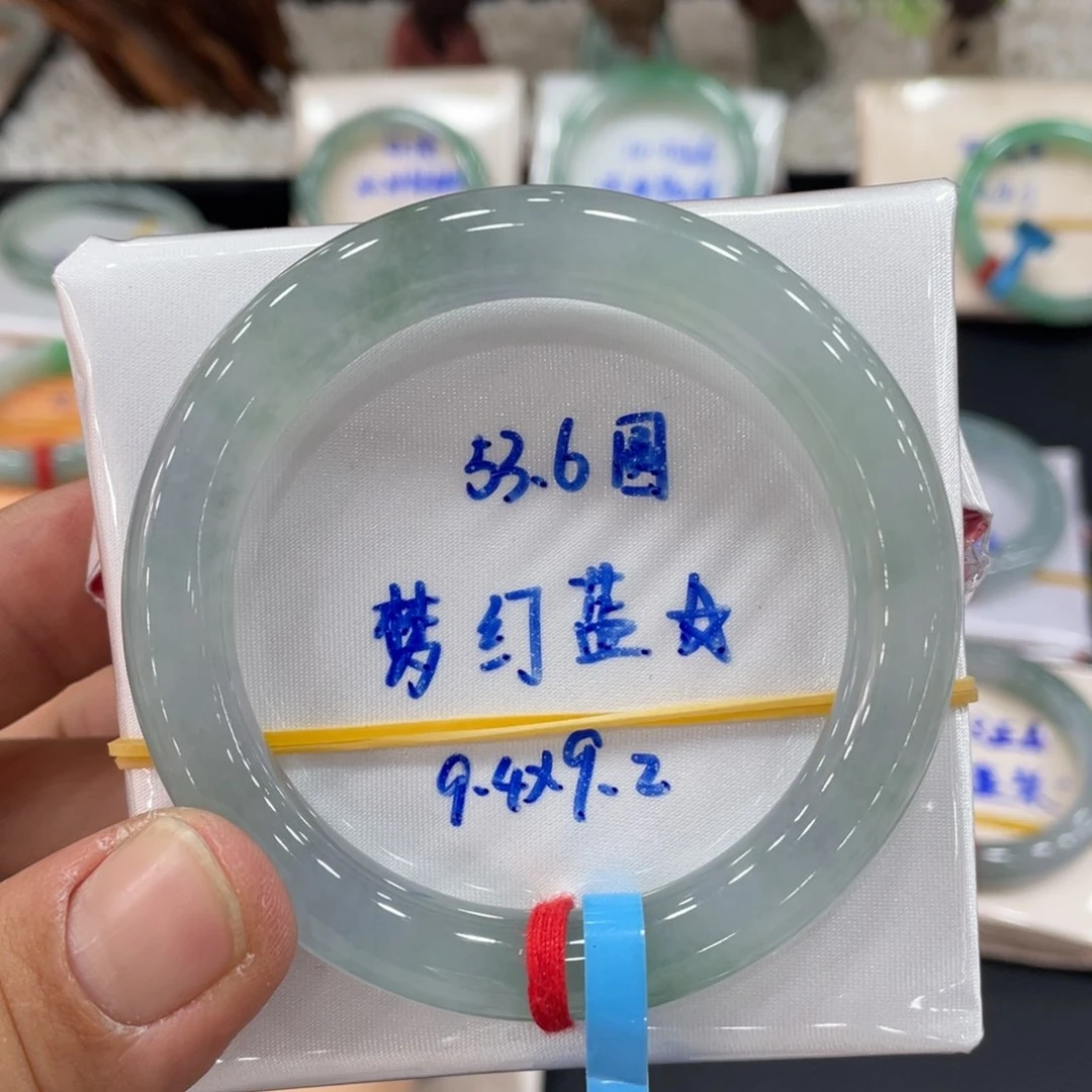 未镶嵌手镯翡翠小*