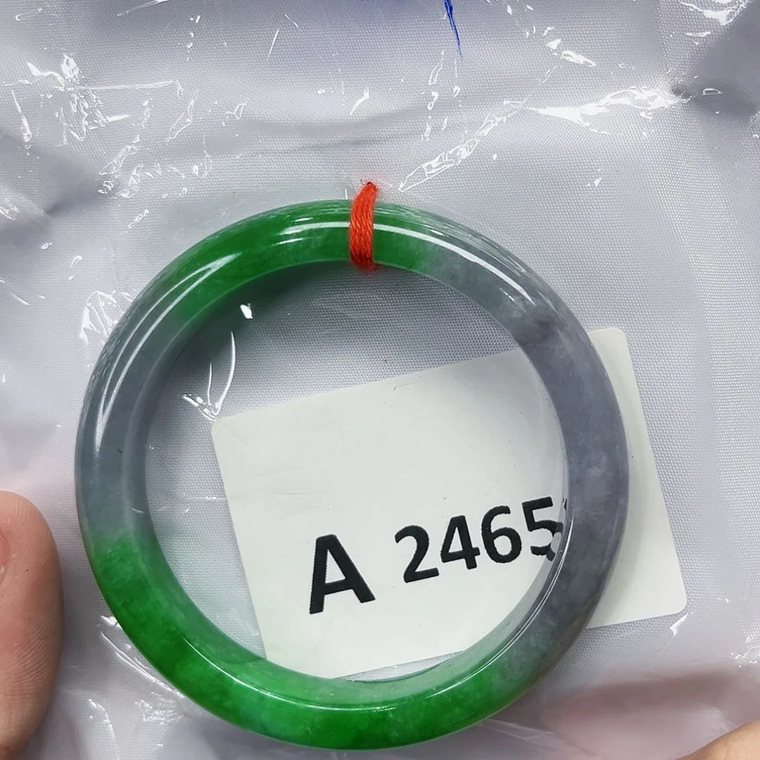 翡翠手镯未镶嵌多样性