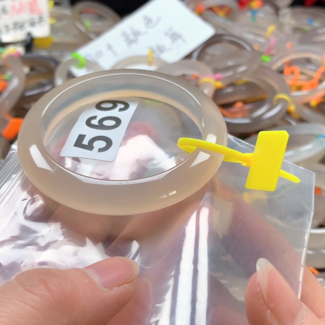 玛瑙/玉髓手镯未镶嵌*‍*