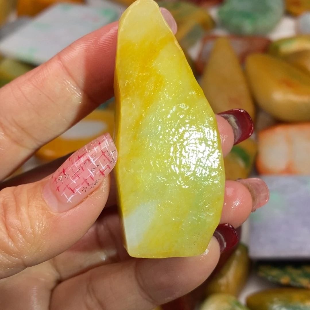 翡翠颈饰未镶嵌缅甸翡翠