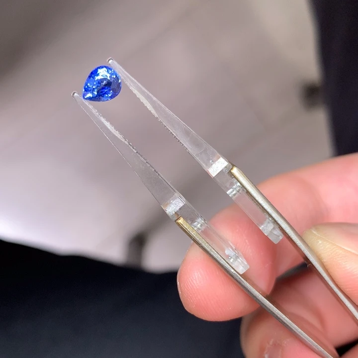 蓝宝石裸石未镶嵌