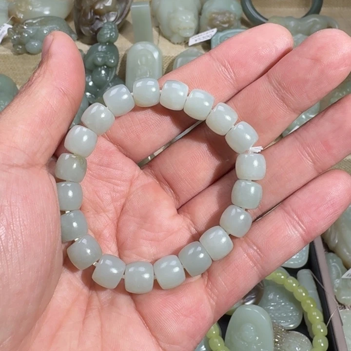 和田玉颈饰未镶嵌?****妳