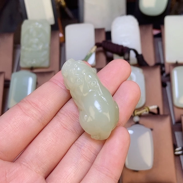 【闪购商品】颈饰未镶嵌和田玉