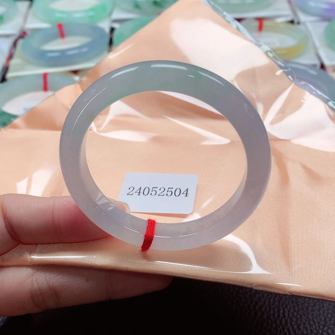 翡翠手镯未镶嵌天然A货翡翠