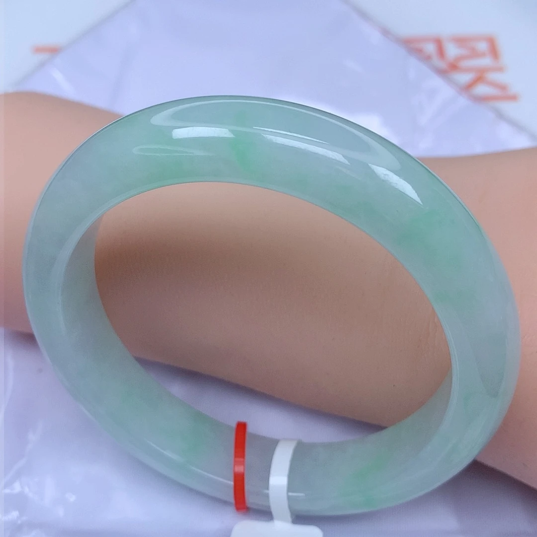 【闪购商品】未镶嵌手镯翡翠，57