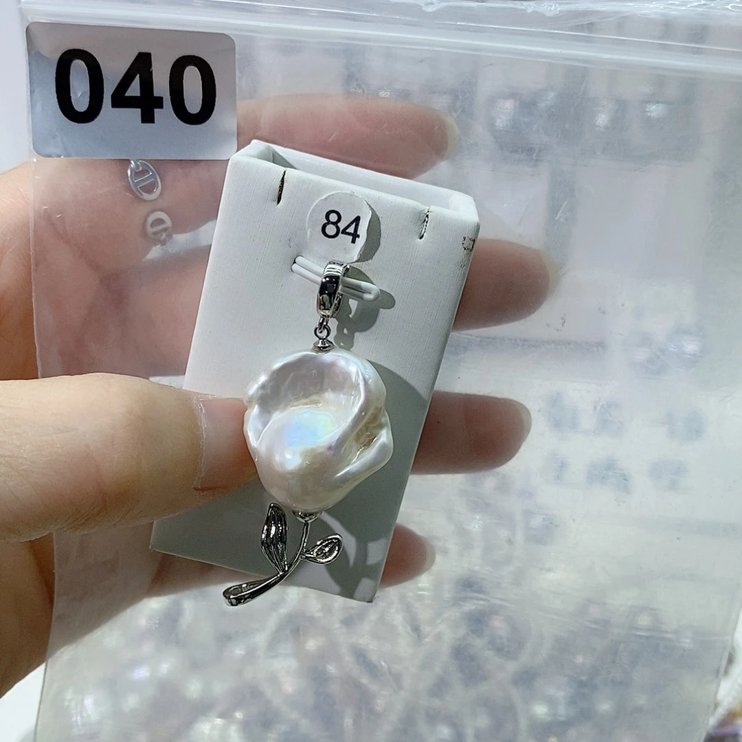 淡水珍珠合金颈饰