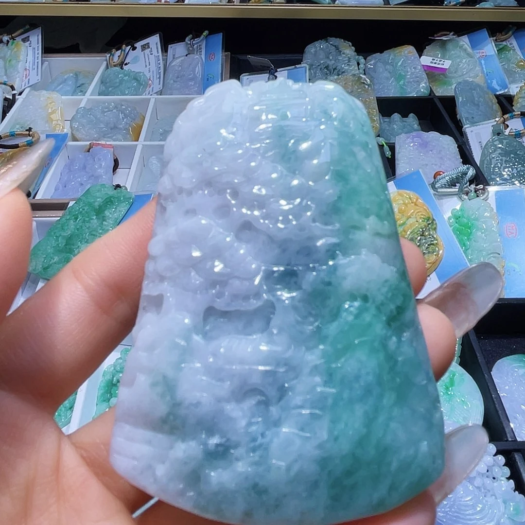 翡翠未镶嵌颈饰一