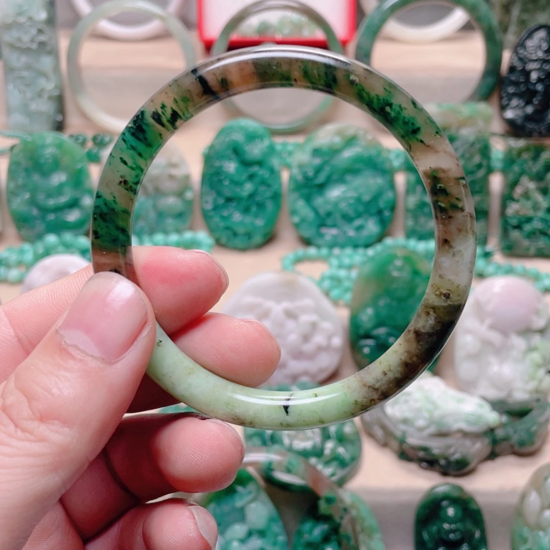 独山玉未镶嵌手镯