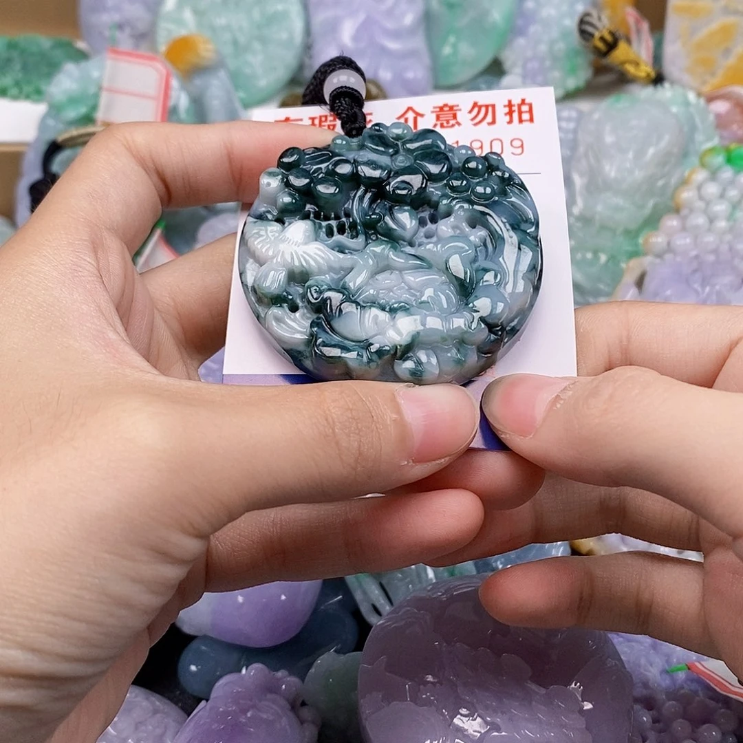 吊坠(不含链)未镶嵌翡翠